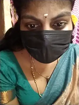 Snapshot of Nithiila chatting on 09/11/25, 09:20 Nithiila online show from 09/11/25, 09:20