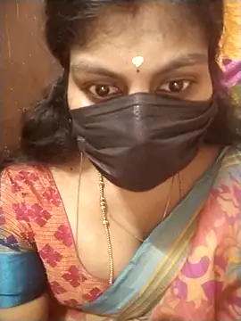 Snapshot of Nithiila chatting on 09/20/25, 10:31 Nithiila online show from 09/20/25, 10:31