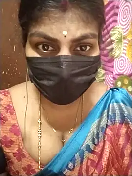 Snapshot of Nithiila chatting on 09/16/25, 07:20 Nithiila online show from 09/16/25, 07:20