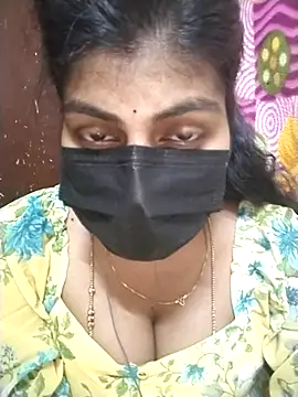 Snapshot of Nithiila chatting on 09/25/25, 10:32 Nithiila online show from 09/25/25, 10:32