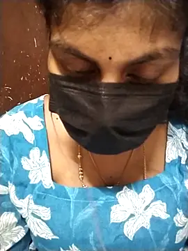 Snapshot of Nithiila chatting on 10/01/25, 11:36 Nithiila online show from 10/01/25, 11:36