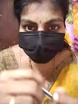 Snapshot of Nithiila chatting on 09/26/25, 07:15 Nithiila online show from 09/26/25, 07:15