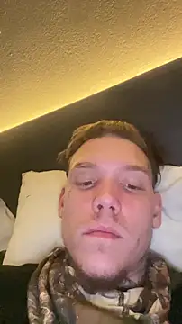 Snapshot of Duanennnn chatting on 11/05/25, 10:57 Duanennnn online show from 11/05/25, 10:57