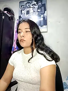 Snapshot of Iris___ chatting on 09/24/25, 04:52 Iris online show from 09/24/25, 04:52