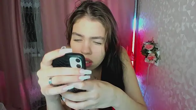 Snapshot of Kitty_Mila chatting on 11/12/25, 11:36 Kitty Mila online show from 11/12/25, 11:36