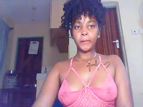 Snapshot of Lattie1 chatting on 10/21/25, 06:46 Lattie1 online show from 10/21/25, 06:46