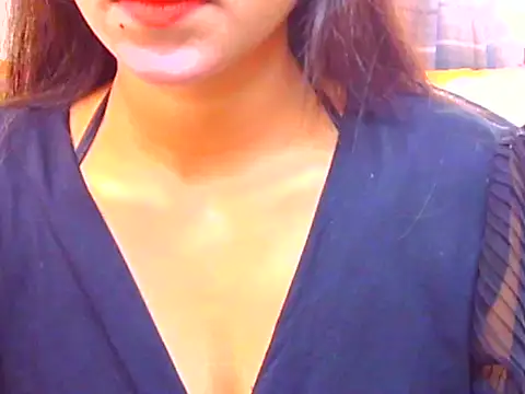 AlisaPari2007 online show from 09/26/25, 09:38