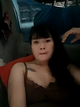 Snapshot of Thao_xx chatting on 09/10/25, 01:32 Thao xx online show from 09/10/25, 01:32