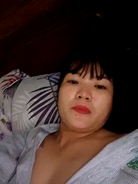 Snapshot of Thao_xx chatting on 09/20/25, 10:26 Thao xx online show from 09/20/25, 10:26