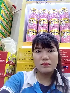 Snapshot of Thao_xx chatting on 09/21/25, 10:31 Thao xx online show from 09/21/25, 10:31