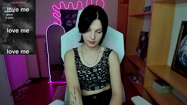 AudreyyKim online show from 10/26/25, 08:59