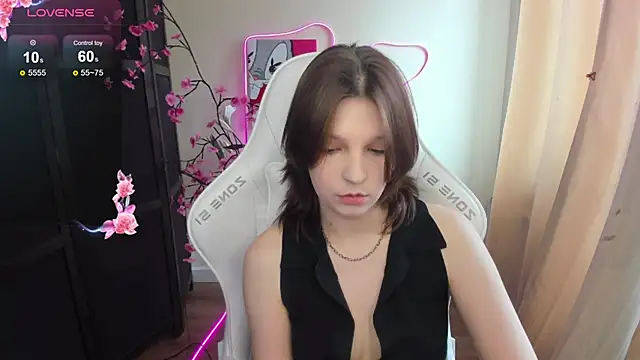 AudreyyKim online show from 04/21/26, 08:43