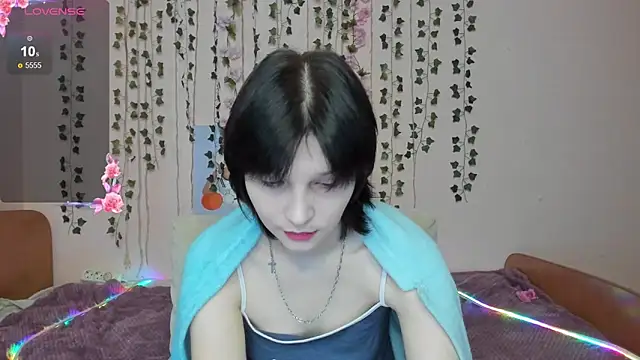 AudreyyKim online show from 11/17/25, 07:56