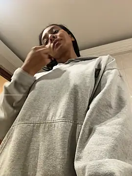 GiorgiaLuxee online show from 11/20/25, 11:03