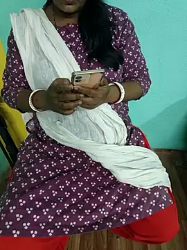 Snapshot of desi_boudi87 chatting on 05/11/26, 02:45 desi boudi87 online show from 05/11/26, 02:45