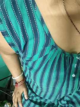 desi boudi87 online show from 04/05/26, 12:17