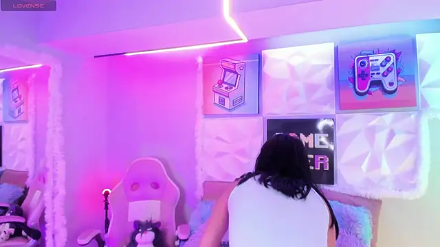 Snapshot of LindaWz_ chatting on 01/09/26, 05:14 LindaWz online show from 01/09/26, 05:14