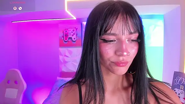 LindaWz  online show from 11/14/25, 04:05