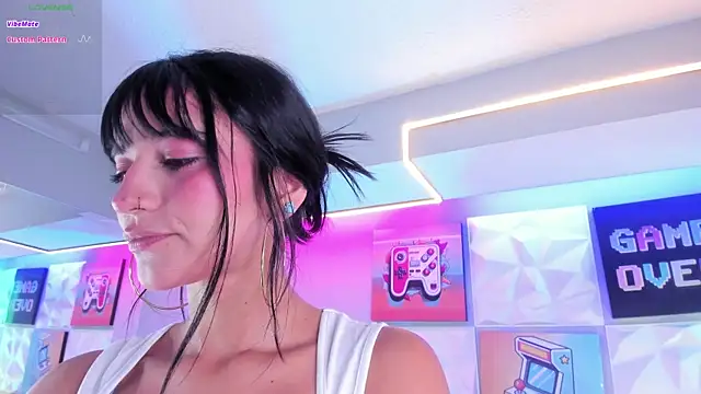 LindaWz  online show from 12/04/25, 05:39