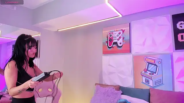 LindaWz  online show from 11/23/25, 04:55