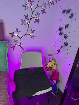 LindaWz  online show from 04/10/26, 03:46