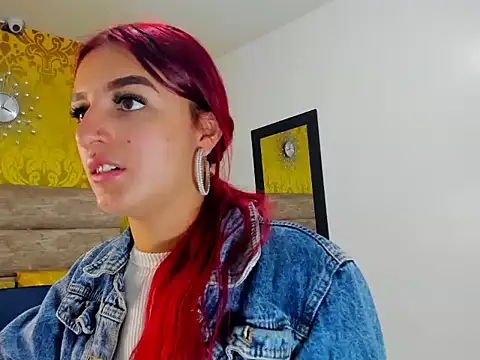 Vaiiolett  online show from 09/09/25, 01:09