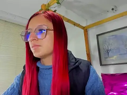 Vaiiolett  online show from 11/28/25, 12:38