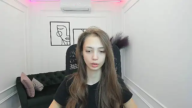 Snapshot of EmilyGraydis chatting on 10/15/25, 04:11 EmilyGraydis online show from 10/15/25, 04:11
