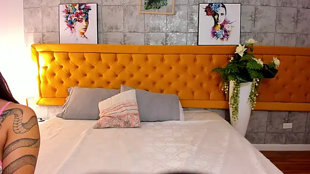 LiilithNova online show from 11/18/25, 04:05