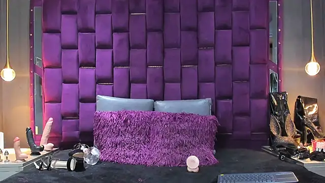 MilaRiva online show from 10/05/25, 11:34