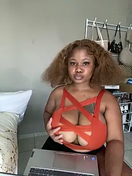 JuicyMellow21 online show from 02/10/26, 04:39