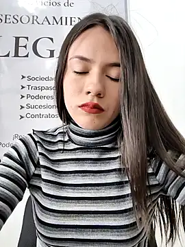 CHARLOTTE  05 online show from 11/03/25, 01:58