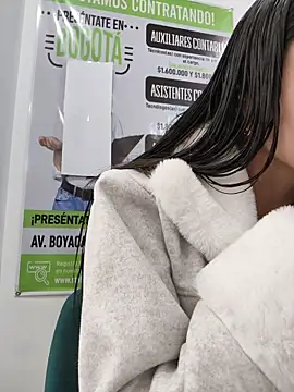 CHARLOTTE  05 online show from 12/04/25, 12:04