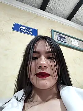 CHARLOTTE  05 online show from 10/17/25, 01:13