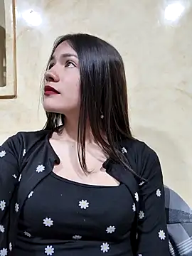 CHARLOTTE  05 online show from 10/25/25, 01:56