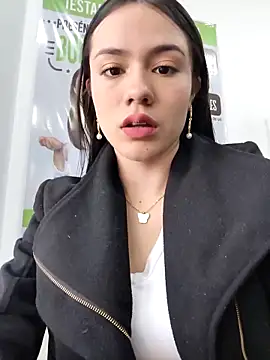 CHARLOTTE  05 online show from 11/20/25, 12:28