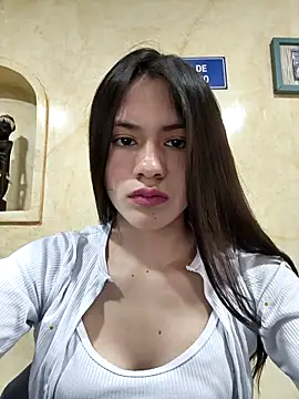 CHARLOTTE  05 online show from 10/06/25, 01:01