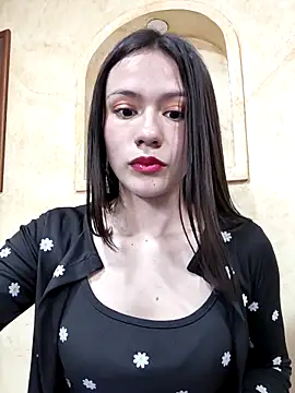 CHARLOTTE  05 online show from 09/23/25, 03:52