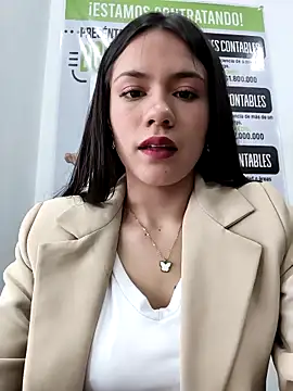 CHARLOTTE  05 online show from 12/05/25, 12:15