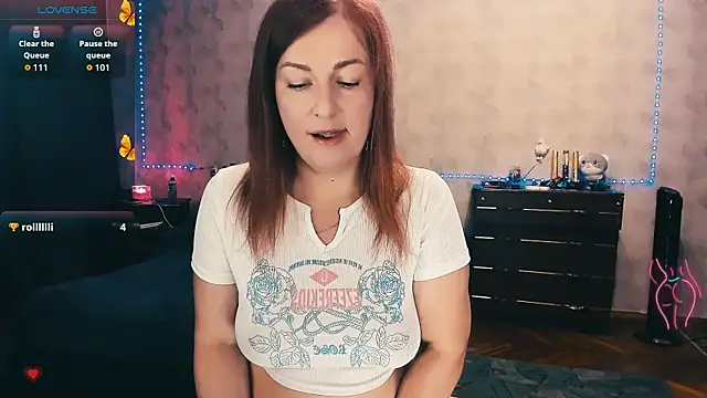 Snapshot of EllenSky_ chatting on 09/10/25, 03:38 EllenSky online show from 09/10/25, 03:38