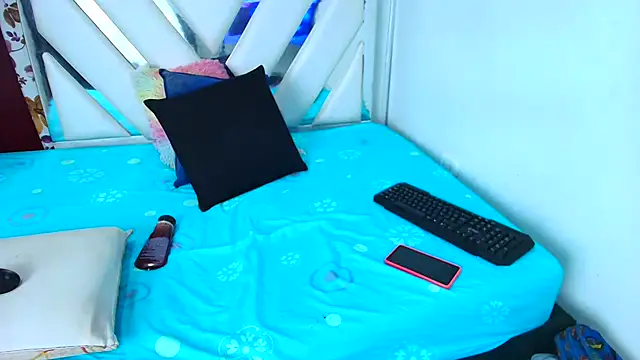 BellaBelluci online show from 11/04/25, 07:39