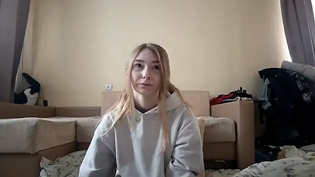 Snapshot of Nymera_flare chatting on 11/26/25, 06:46 Nymera flare online show from 11/26/25, 06:46