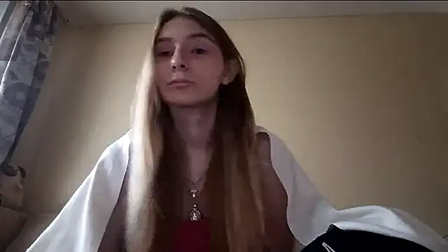 Snapshot of Nymera_flare chatting on 10/21/25, 06:24 Nymera flare online show from 10/21/25, 06:24