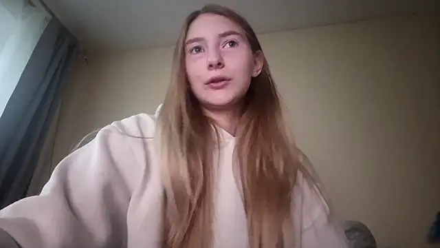 Snapshot of Nymera_flare chatting on 11/04/25, 06:28 Nymera flare online show from 11/04/25, 06:28