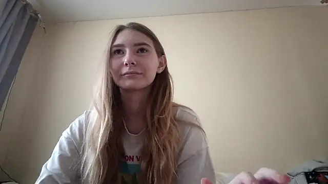 Snapshot of Nymera_flare chatting on 11/05/25, 07:22 Nymera flare online show from 11/05/25, 07:22