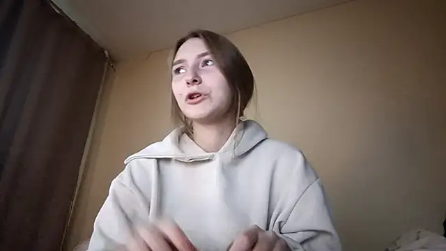 Snapshot of Nymera_flare chatting on 12/01/25, 06:14 Nymera flare online show from 12/01/25, 06:14