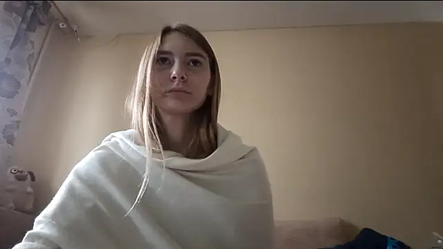 Snapshot of Nymera_flare chatting on 10/23/25, 06:45 Nymera flare online show from 10/23/25, 06:45