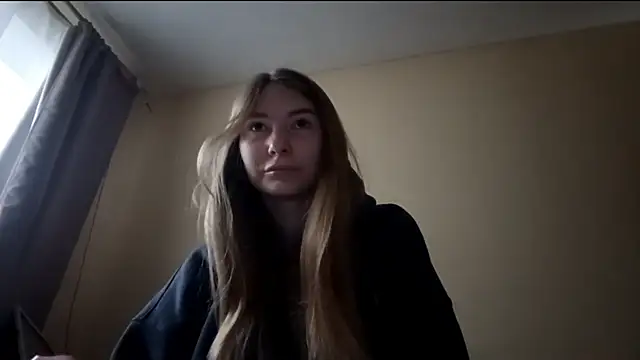 Snapshot of Nymera_flare chatting on 12/18/25, 07:57 Nymera flare online show from 12/18/25, 07:57