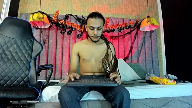 Boss Domiinator online show from 10/28/25, 03:18