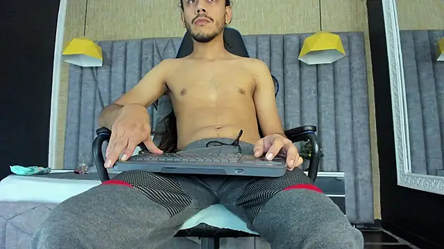 Boss Domiinator online show from 12/15/25, 03:56